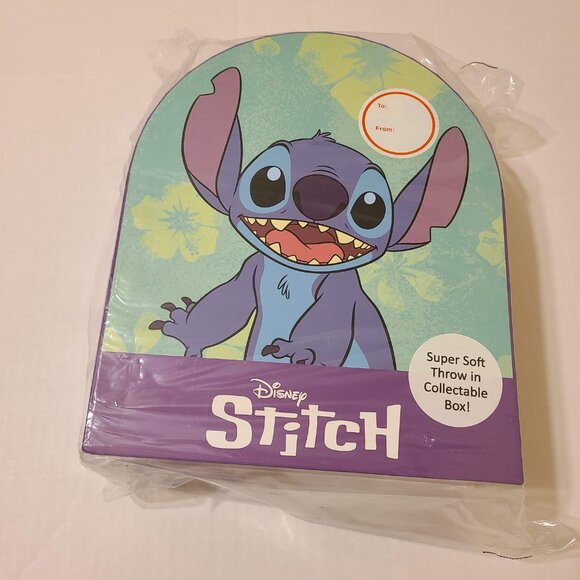 Disney Lilo & Stitch Gift Box Throw Set - Picture 5 of 11